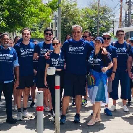 Dr. Tarcisio Reis inicia campanha com caminhada no Parque das Graças e destaca inclusão de pessoas com autismo