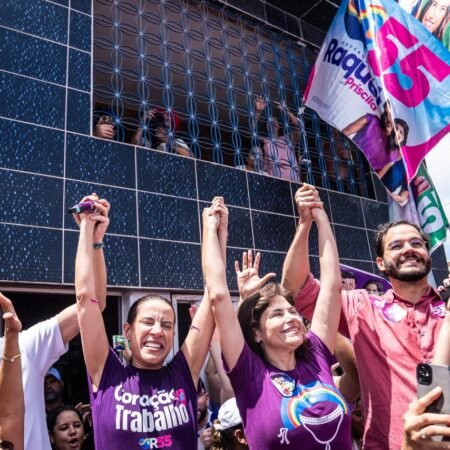 Eduardo da Fonte e Raquel Lyra iniciam fim de semana com grande ato na Comunidade do Bode e fortalecem caminhada no Recife