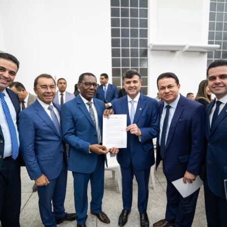 Eduardo da Fonte participa de Culto de Mulheres em Ribeirão, entrega carta de compromisso e reforça defesa dos direitos das mulheres