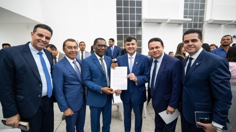 Eduardo da Fonte participa de Culto de Mulheres em Ribeirão, entrega carta de compromisso e reforça defesa dos direitos das mulheres