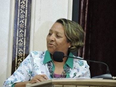 Ex-vereadora Mana sai da entubação e já respira sem auxílio de aparelhos