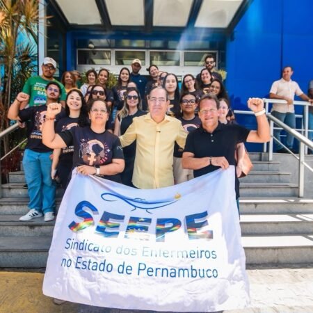Prefeito Mano Medeiros recebe representantes dos enfermeiros e reforça abertura para o diálogo com a categoria