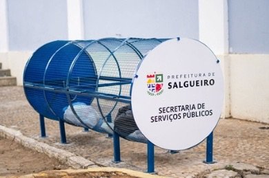 Prefeitura instala novas lixeiras como pontos de coleta de lixo em Salgueiro