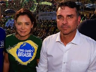MICHELLE PEDE VOTO PARA FLÁVIO BOLSONARO E FAZ PREVISÃO SOBRE JAIR