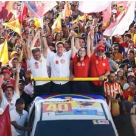 João Campos percorre o Pajeú sob sol de 40 graus, Sandrinho supera desafio do calor e reúne multidão em Afogados, e Serra Talhada encerra agenda e abre a reta final da campanha&nbsp;