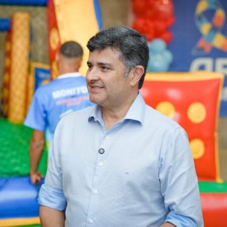 Eduardo da Fonte propõe idade mínima de 14 anos para contas em redes sociais