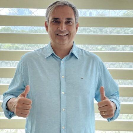 DR. TARCÍSIO REIS DEFENDE PRONTUÁRIO ÚNICO PARA AGILIZAR DIAGNÓSTICO E REDUZIR FILAS NO SUS