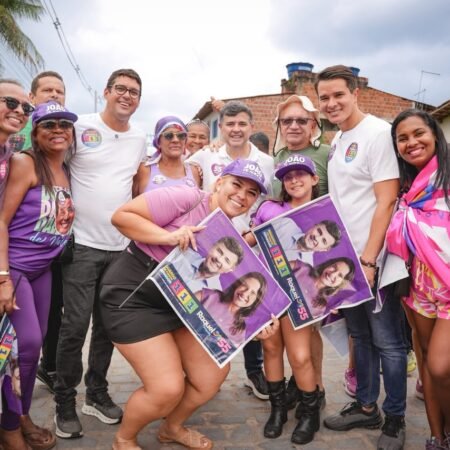 Eduardo da Fonte e prefeito Diego Cabral fortalecem parceria em grande caminhada e panfletaço em Camaragibe