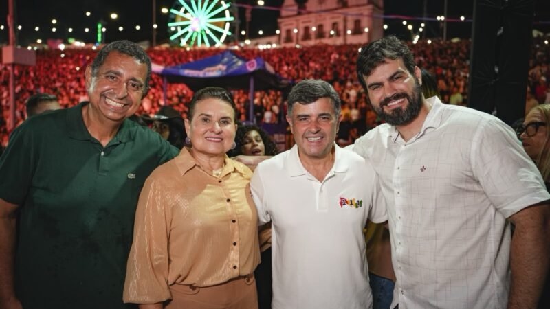 Eduardo da Fonte prestigia IgaraFest ao lado de da prefeita de Igarassu, Elcione Ramos, e do candidato a deputado estadual César Ramos