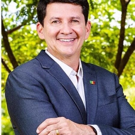 Simão reforça apoio a Raquel Lyra: “o povo do Sertão está com você”