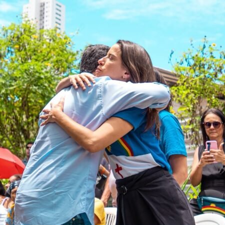 Na Comunidade Caranguejo Tabaiares, Eduardo da Fonte destaca ação do Governo Raquel Lyra que autoriza o delegado a determinar o uso de tornozeleira eletrônica para agressores de mulheres