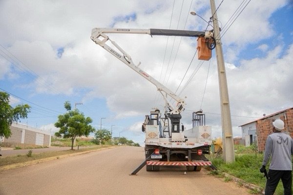 Prefeitura de Salgueiro e empresa responsável pela iluminação pública disponibilizam aplicativo para solicitações de serviços