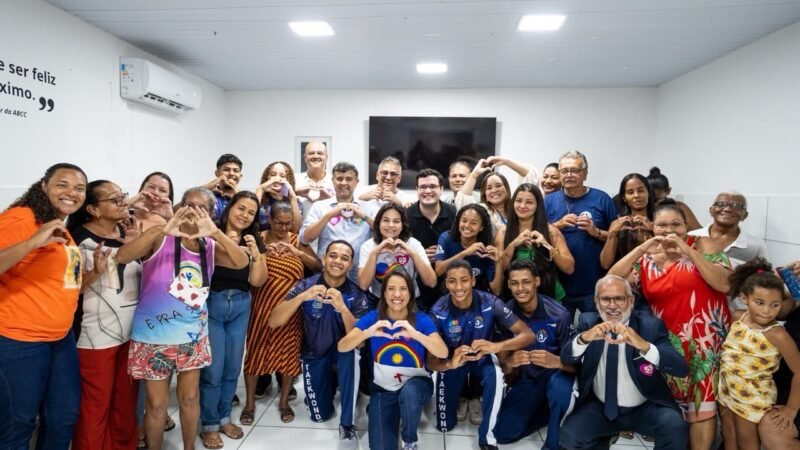 “Vamos dobrar a oferta de refeições”, afirma Raquel Lyra em roda de conversa com Eduardo da Fonte sobre combate à fome no Recife