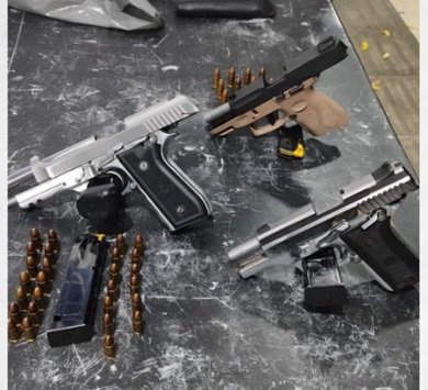 Polícia Militar apreende três pistolas e munições e prende dois homens em Petrolina