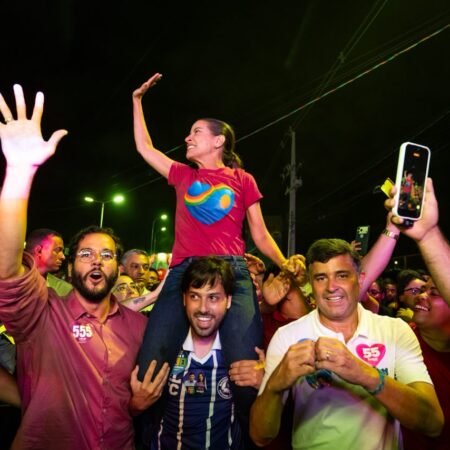 Eduardo da Fonte, Raquel Lyra e Aglailson Victor reúnem multidão em caminhada pelas ruas de Vitória de Santo Antão