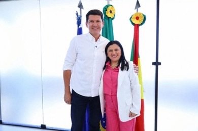 Prefeito de Petrolina cria Secretaria da Mulher e empossa a vereadora Rosarinha Coelho no comando da pasta