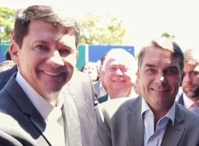 Prefeito de Petrolina declara apoio a Flávio Bolsonaro no 2° turno